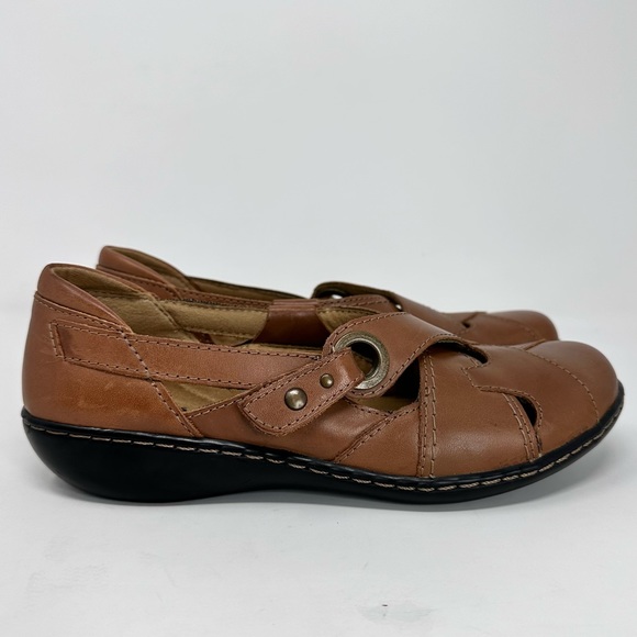 Clark’s Ashland India Tan Women’s Brown Leather Slip on Flats - Picture 3 of 16